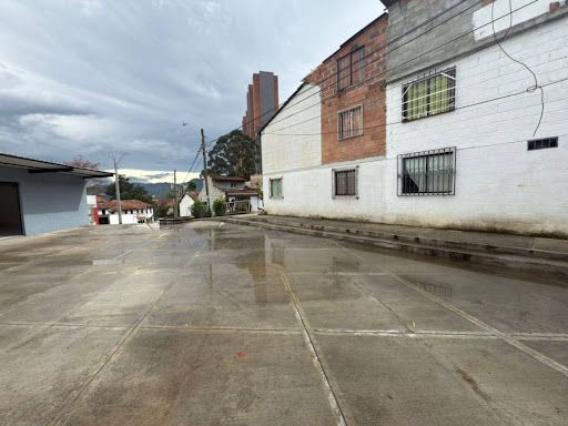 Local en arriendo Antioquia Medellín Puertas Del Sol 33 m2 Habitaciones 0 Baños 1 Garajes 0 Precio $1320000