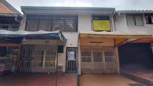 Casa en arriendo Antioquia Medellín La Floresta 100 m2 Habitaciones 1 Baños 3 Garajes 0 Precio $2200000