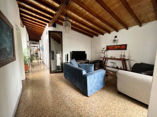 Casa en arriendo Antioquia Medellín Manila 450 m2 Habitaciones 13 Baños 8 Garajes 1 Precio $25000000