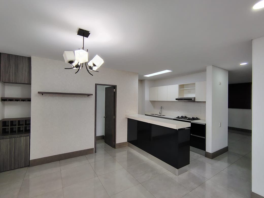Apartamento en arriendo Valle Del Cauca Cali Santa Mónica 100 m2 Habitaciones 2 Baños 3 Garajes 1 Precio $3500000