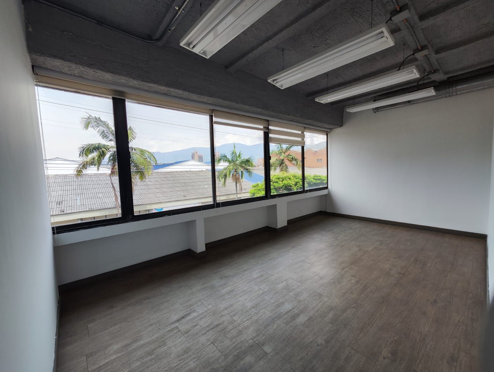 Oficina en arriendo Antioquia Itagüí La Esmeralda 287 m2 Habitaciones 0 Baños 0 Garajes 0 Precio $12310000