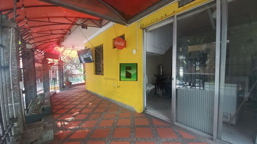 Local en arriendo Antioquia Medellín San Javier No1 90 m2 Habitaciones 0 Baños 1 Garajes 0 Precio $3000000