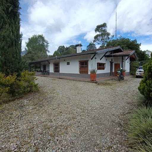 Finca en arriendo Antioquia El Carmen De Viboral El Centro 200 m2 Habitaciones 5 Baños 4 Garajes 0 Precio $6000000