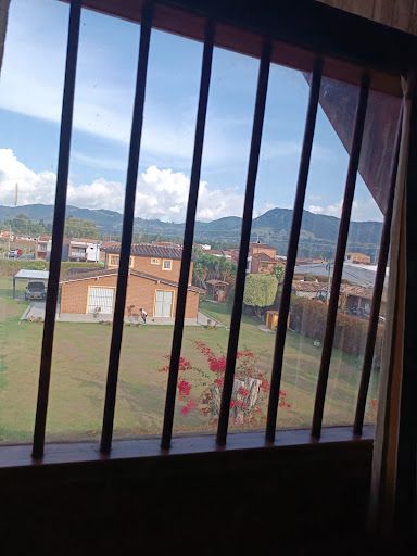 Finca en arriendo Antioquia La Ceja Ofir 600 m2 Habitaciones 4 Baños 6 Garajes 39 Precio $9000000