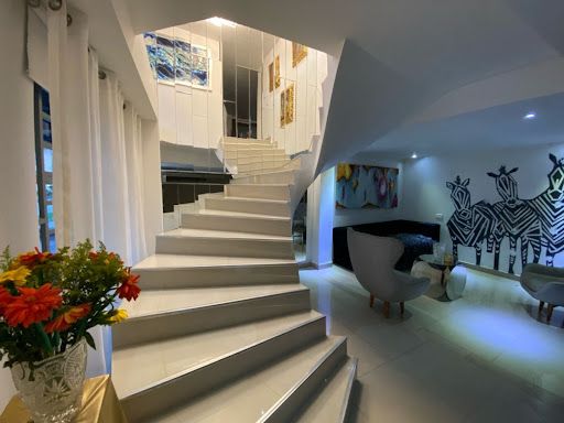 Casa en venta Antioquia Medellín Las Acacias 440 m2 Habitaciones 5 Baños 8 Garajes 2 Precio $2050000000