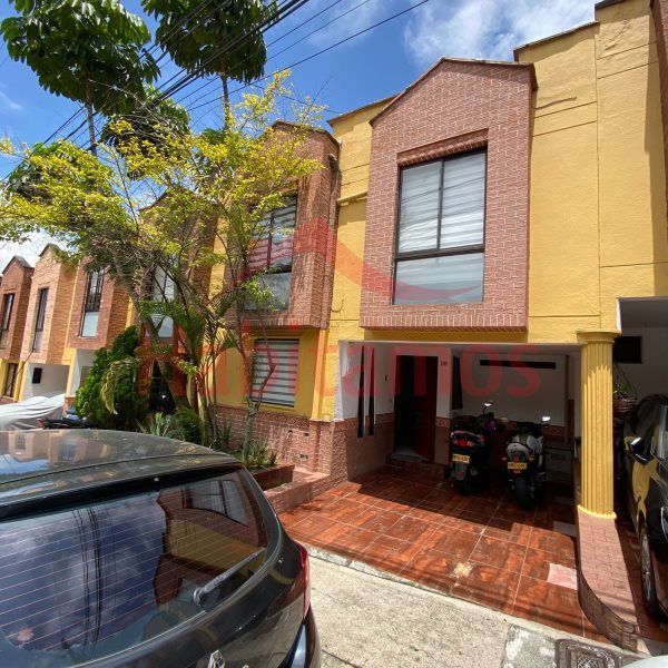 Casa en venta Antioquia Medellín El Rincon 200 m2 Habitaciones 5 Baños 3 Garajes 1 Precio $790000000