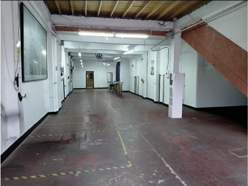 Bodega en arriendo Valle Del Cauca Cali El Piloto 350 m2 Habitaciones 0 Baños 2 Garajes 2 Precio $4000000