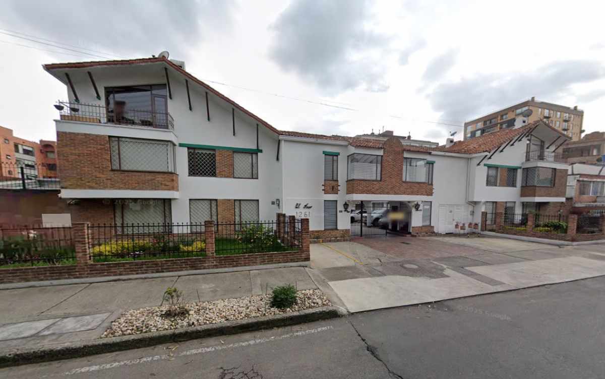 Casa en venta Cundinamarca Bogotá Cedro Narvaez 175 m2 Habitaciones 3 Baños 3 Garajes 1 Precio $1030000000