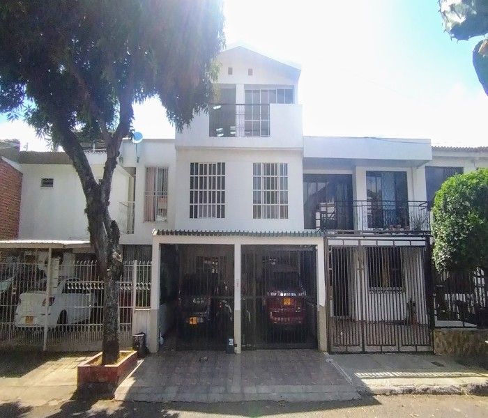 Casa en venta Valle Del Cauca Cali Urbanización La Merced 410 m2 Habitaciones 5 Baños 7 Garajes 2 Precio $880000000
