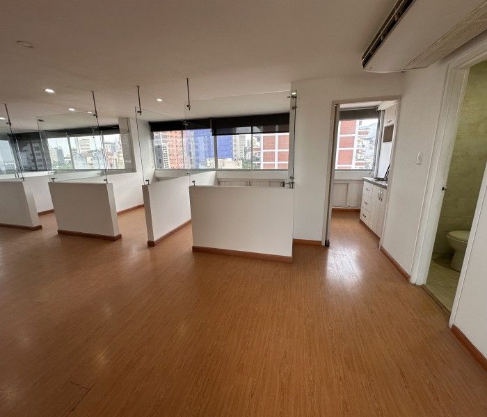 Oficina en arriendo Valle Del Cauca Cali Granada 90 m2 Habitaciones 0 Baños 1 Garajes 1 Precio $3800000