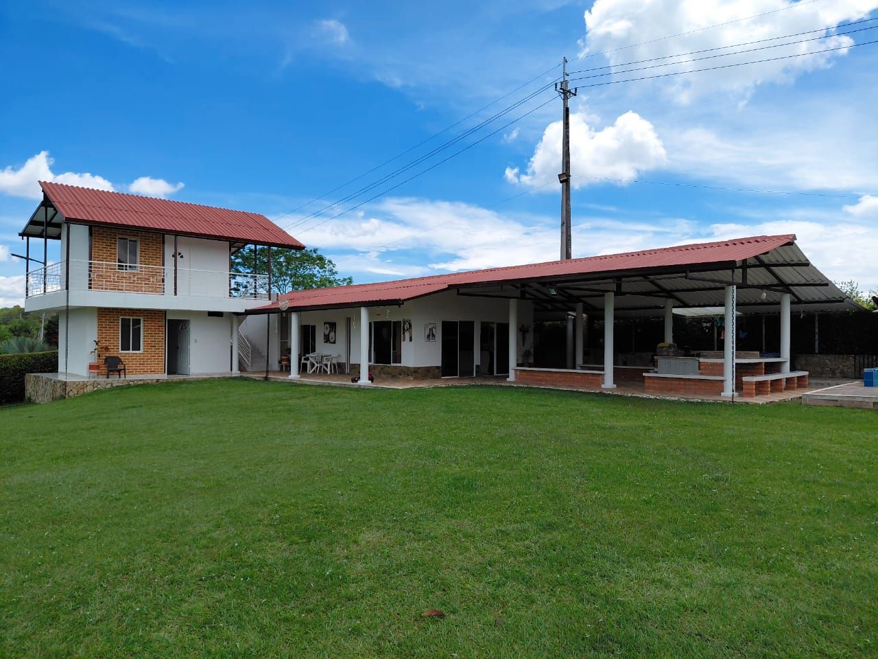 Casa Campestre en venta Risaralda Pereira Cd Perla Del Otun 2274 m2 Habitaciones 3 Baños 3 Garajes 6 Precio $750000000