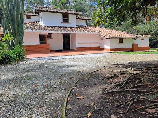 Casa en arriendo Antioquia Rionegro Gualanday 300 m2 Habitaciones 3 Baños 3 Garajes 0 Precio $5000000