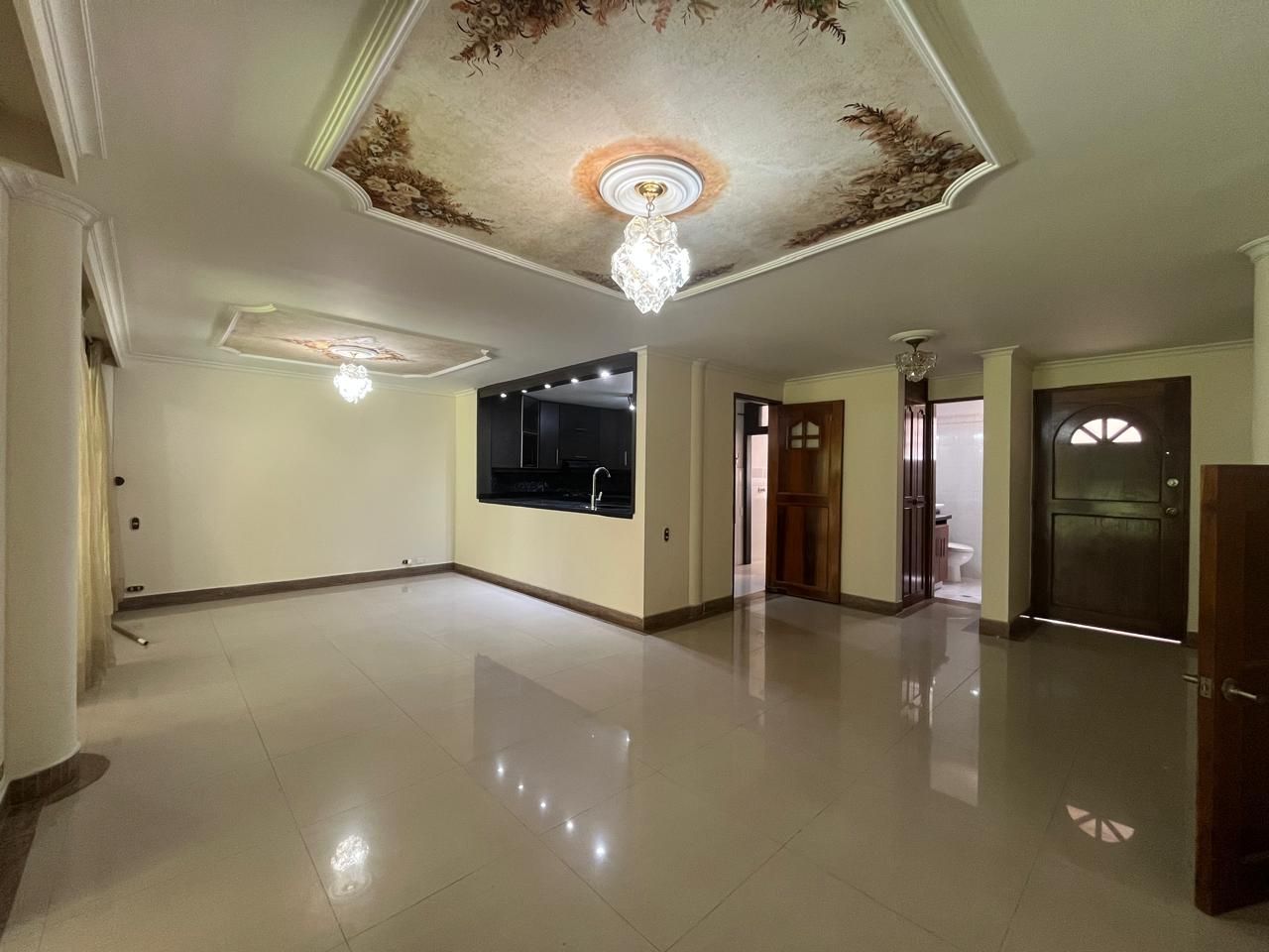 Casa en arriendo Antioquia Medellín Chile 155 m2 Habitaciones 3 Baños 3 Garajes 2 Precio $6150000
