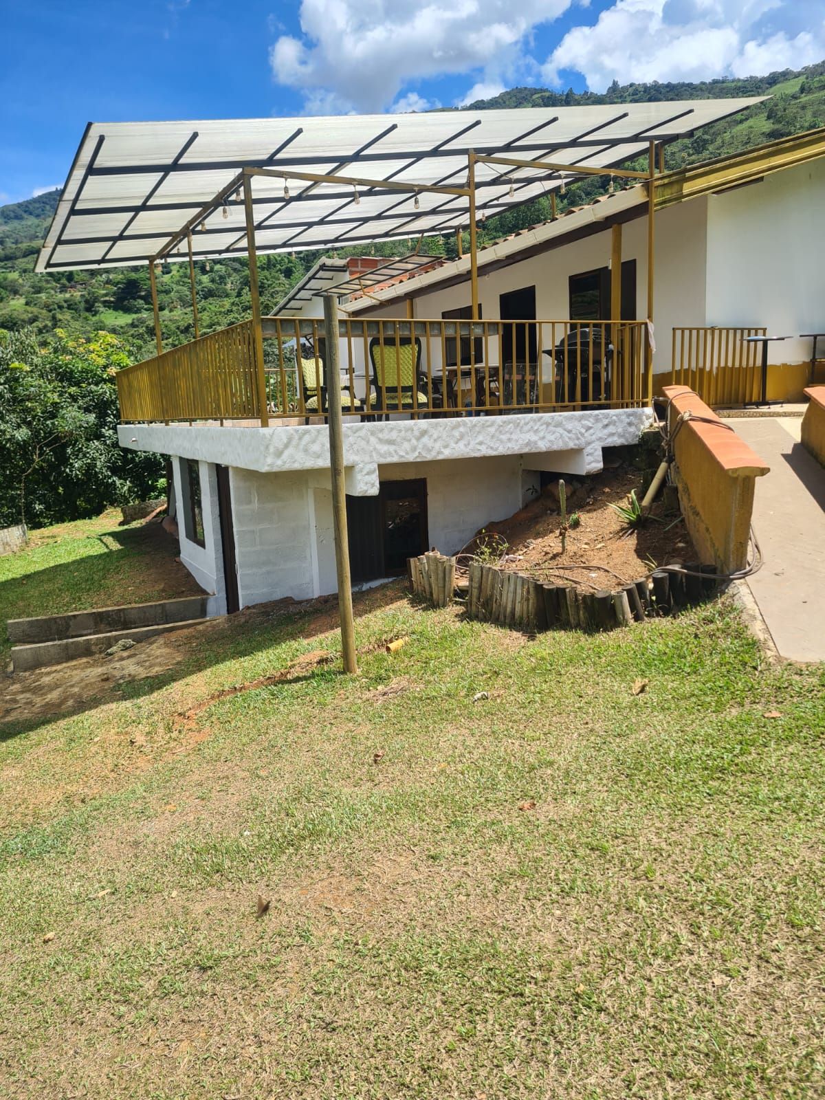 Casa Campestre en arriendo Antioquia Barbosa Los Pinos 90 m2 Habitaciones 3 Baños 2 Garajes 1 Precio $2900000