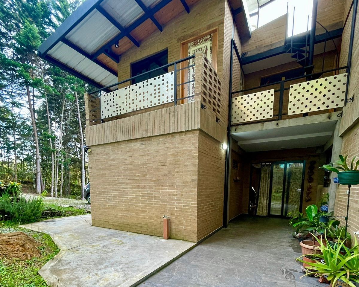 Casa Campestre en arriendo Antioquia Guarne Centro 354 m2 Habitaciones 5 Baños 4 Garajes 0 Precio $9000000