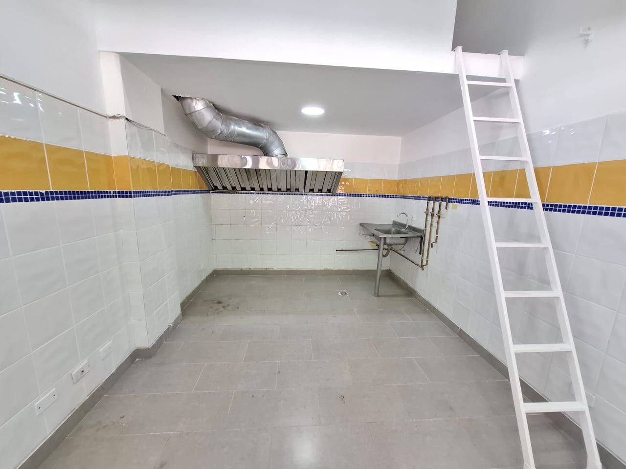 Local en arriendo Antioquia Bello La Madera 13 m2 Habitaciones 0 Baños 0 Garajes 0 Precio $2700000