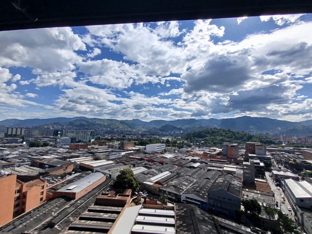 Consultorio en arriendo Antioquia Medellín Simesa 30 m2 Habitaciones 0 Baños 1 Garajes 0 Precio $2800000