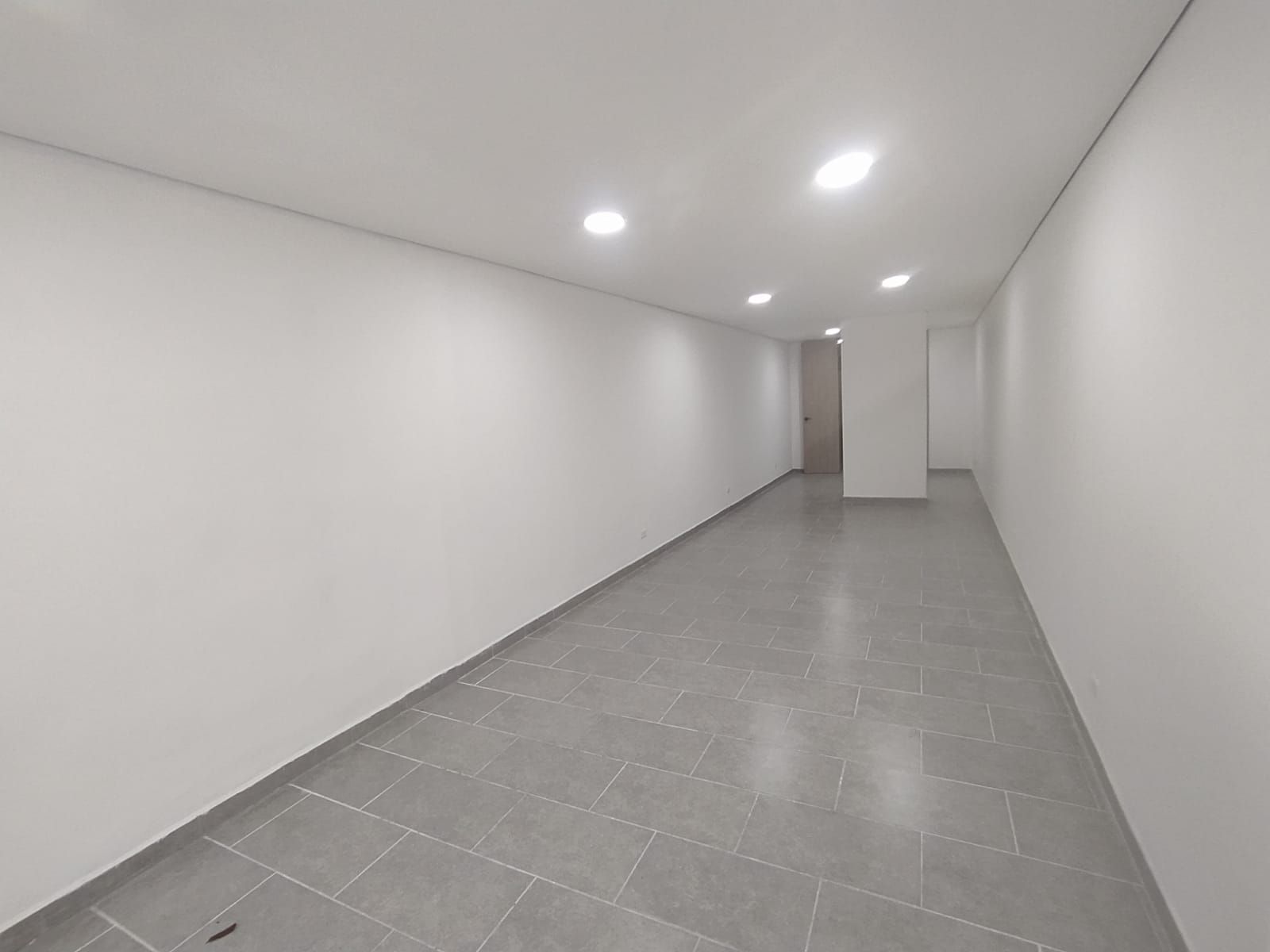 Local en arriendo Antioquia Medellín Miravalle 25 m2 Habitaciones 0 Baños 1 Garajes 0 Precio $6000000