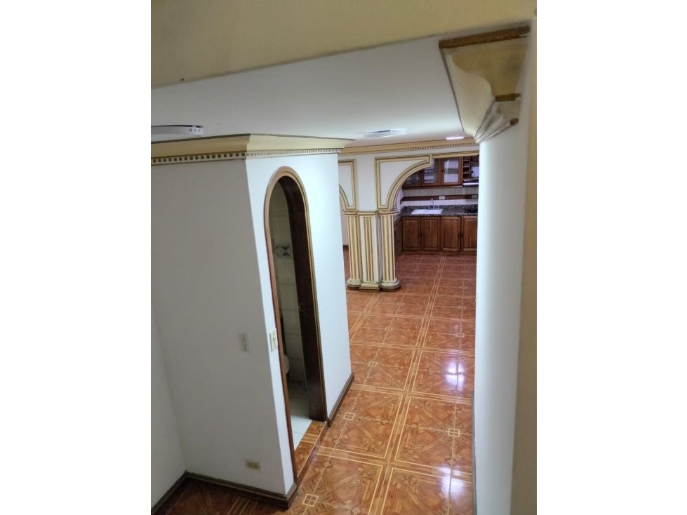 Apartamento en arriendo Antioquia Medellín San Isidro 200 m2 Habitaciones 4 Baños 3 Garajes 0 Precio $3000000