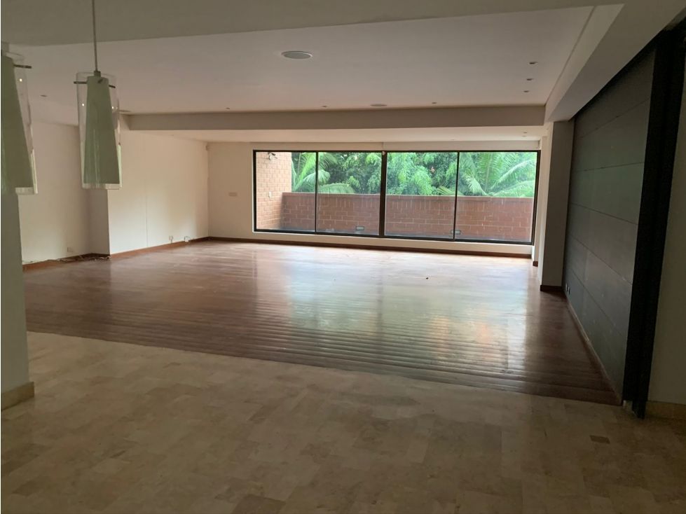 Apartamento en venta Antioquia Medellín Los Balsos No2 366 m2 Habitaciones 3 Baños 3 Garajes 2 Precio $2400000000