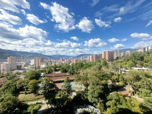 Apartamento en arriendo Antioquia Sabaneta Los Alcázares 61 m2 Habitaciones 1 Baños 2 Garajes 1 Precio $2500000