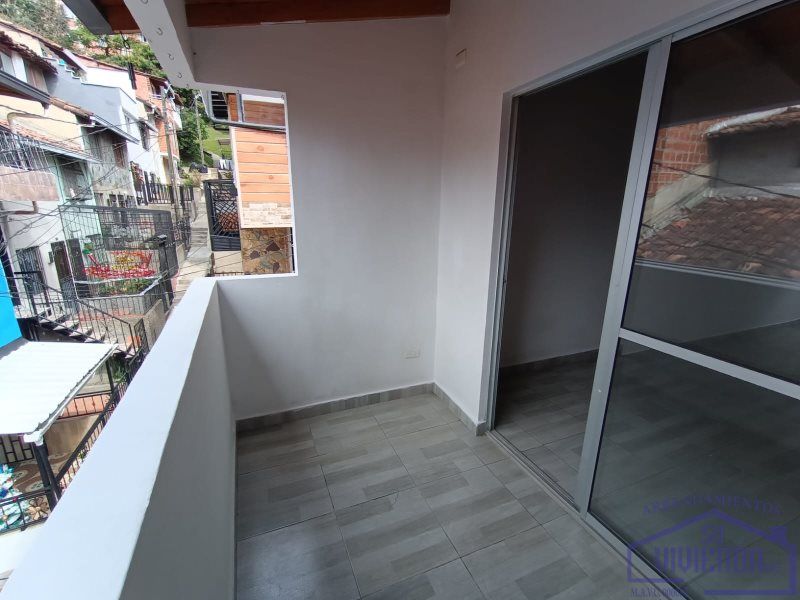 Casa en arriendo Antioquia Medellín La Colina 110 m2 Habitaciones 3 Baños 2 Garajes 0 Precio $1800000