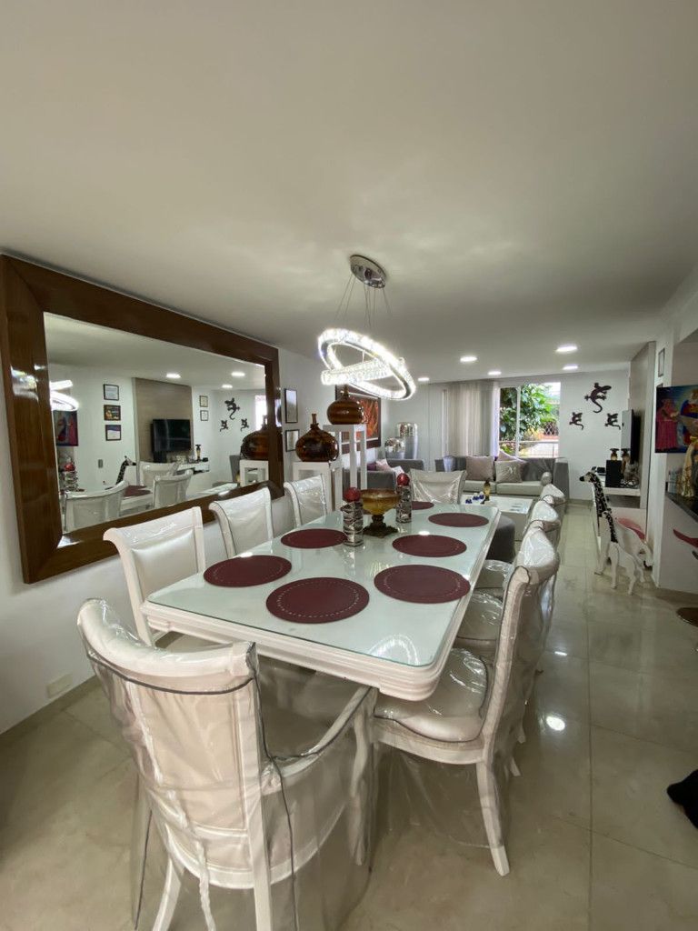 Casa en venta Valle Del Cauca Cali La Hacienda 650 m2 Habitaciones 4 Baños 4 Garajes 2 Precio $1350000000