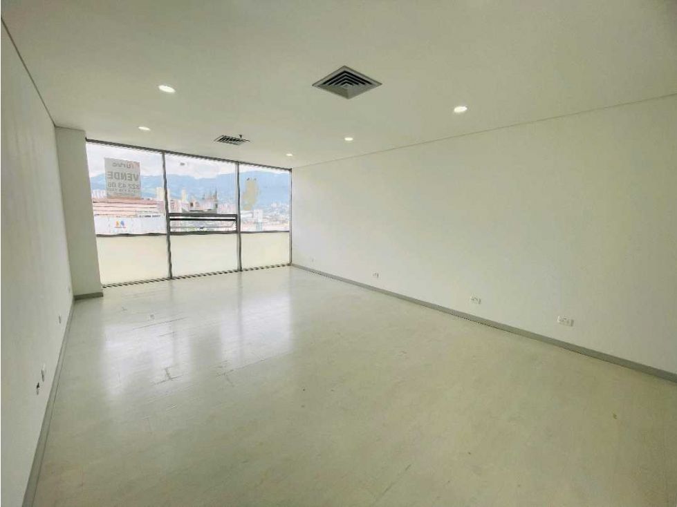 Oficina en venta Antioquia Envigado Zona Centro 37 m2 Habitaciones 0 Baños 1 Garajes 1 Precio $340000000