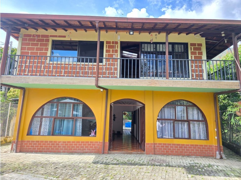 Casa en venta Antioquia Barbosa Barbosa 5000 m2 Habitaciones 4 Baños 3 Garajes 2 Precio $450000000