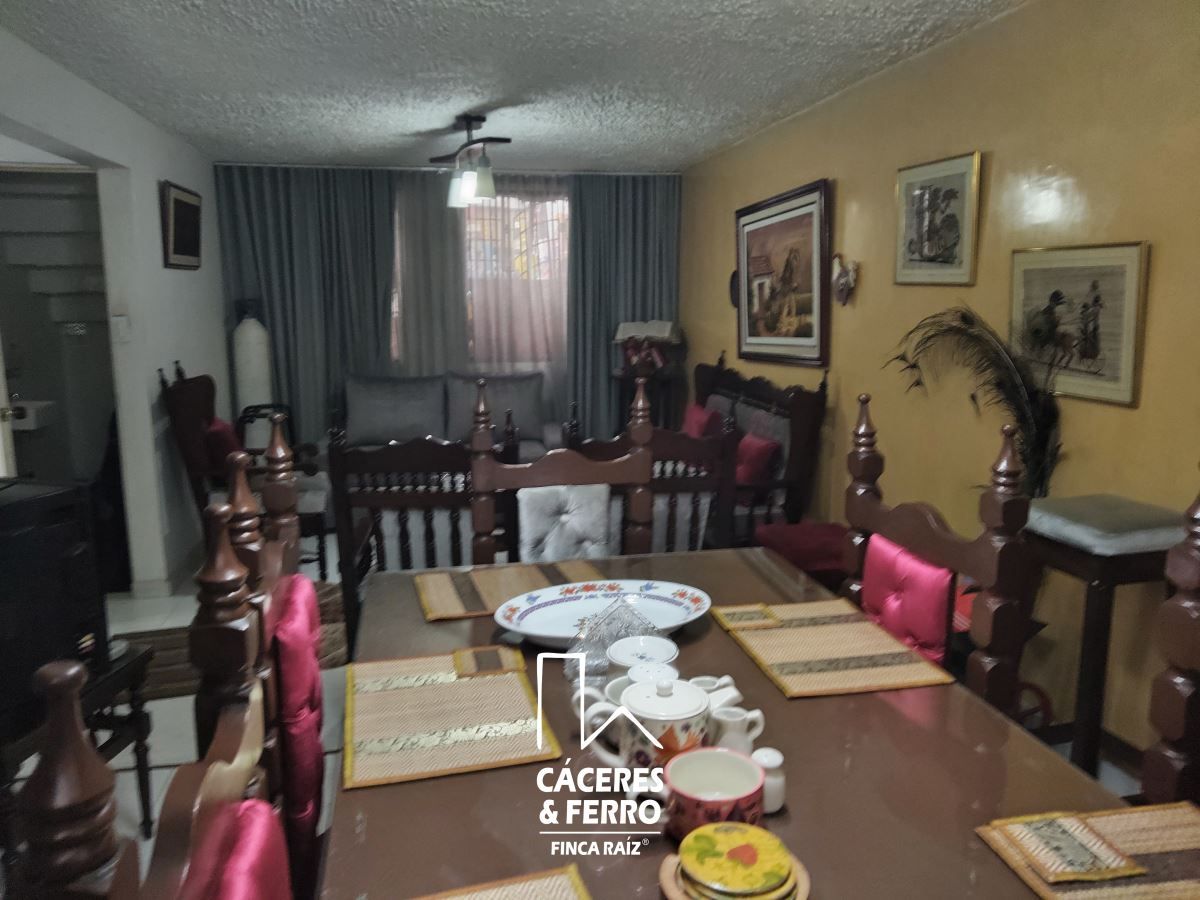 Casa en venta Cundinamarca Bogotá San Joaquín 247 m2 Habitaciones 7 Baños 3 Garajes 1 Precio $700000000