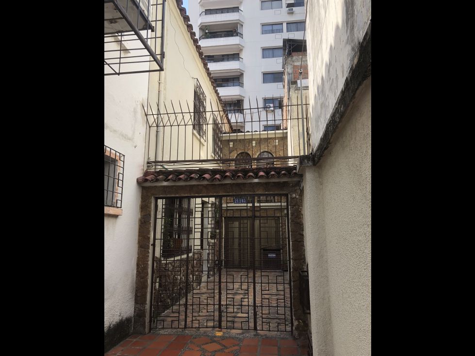 Casa en venta Valle Del Cauca Cali Versalles 218 m2 Habitaciones 3 Baños 3 Garajes 1 Precio $420000000