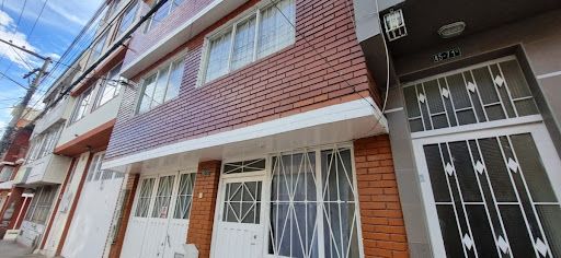 Casa en venta Cundinamarca Bogotá Boita Et I 336 m2 Habitaciones 9 Baños 3 Garajes 1 Precio $590000000