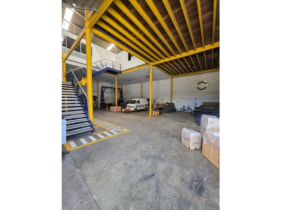 Bodega en arriendo Antioquia Sabaneta Holanda 920 m2 Habitaciones 0 Baños 3 Garajes 0 Precio $21000000