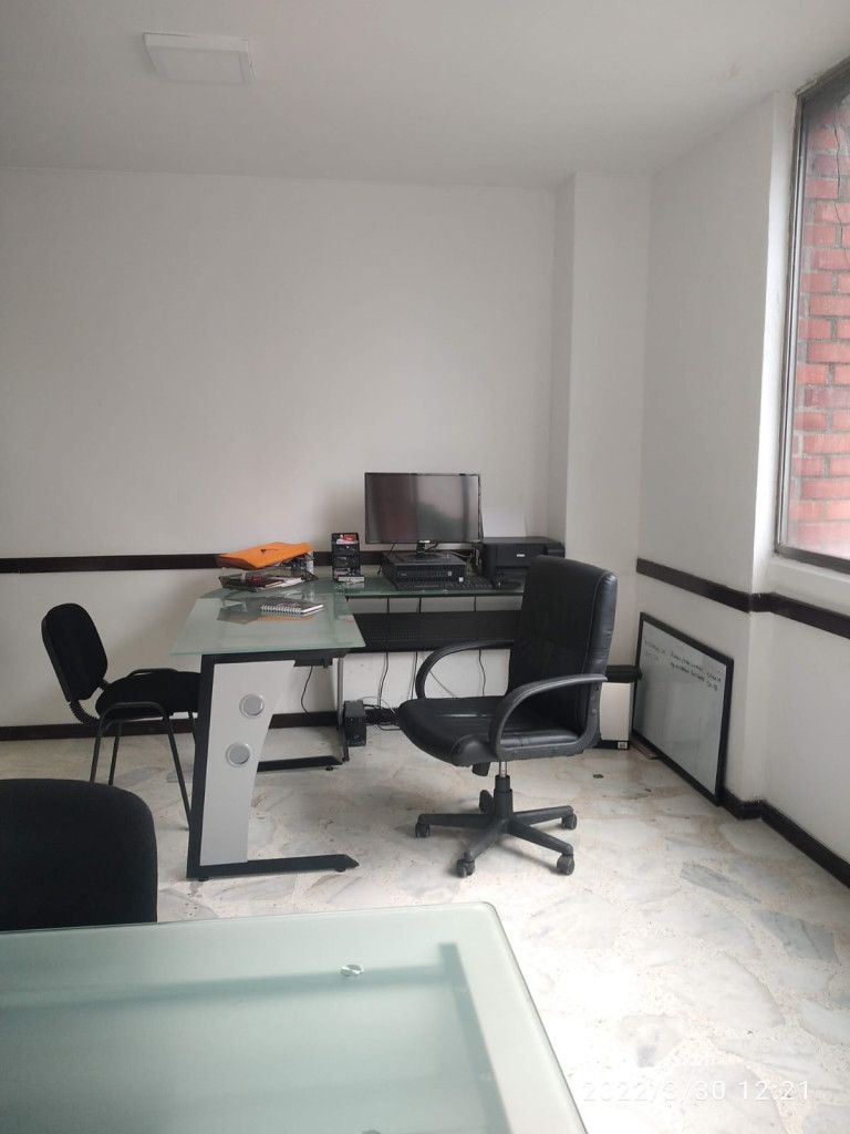 Oficina en arriendo Valle Del Cauca Cali Versalles 32 m2 Habitaciones 0 Baños 0 Garajes 1 Precio $1500000