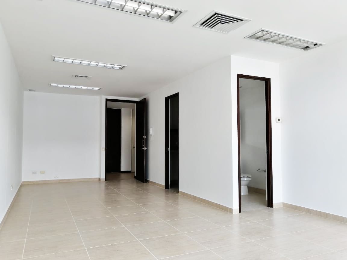 Oficina en venta Antioquia Medellín Patio Bonito 45 m2 Habitaciones 0 Baños 1 Garajes 2 Precio $570000000