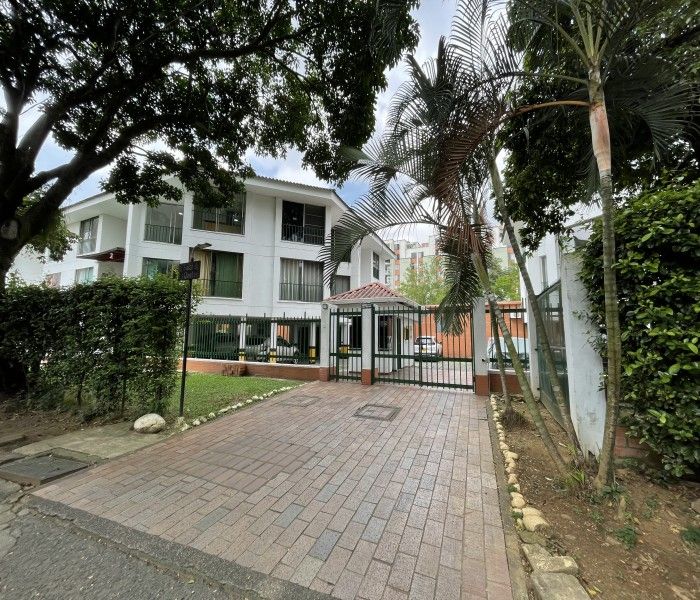 Apartamento en venta Valle Del Cauca Cali Quintas De Don Simón 92 m2 Habitaciones 3 Baños 3 Garajes 1 Precio $307000000