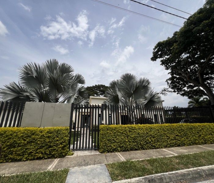 Casa en venta Valle Del Cauca Palmira Palmira 350 m2 Habitaciones 5 Baños 5 Garajes 2 Precio $1250000000