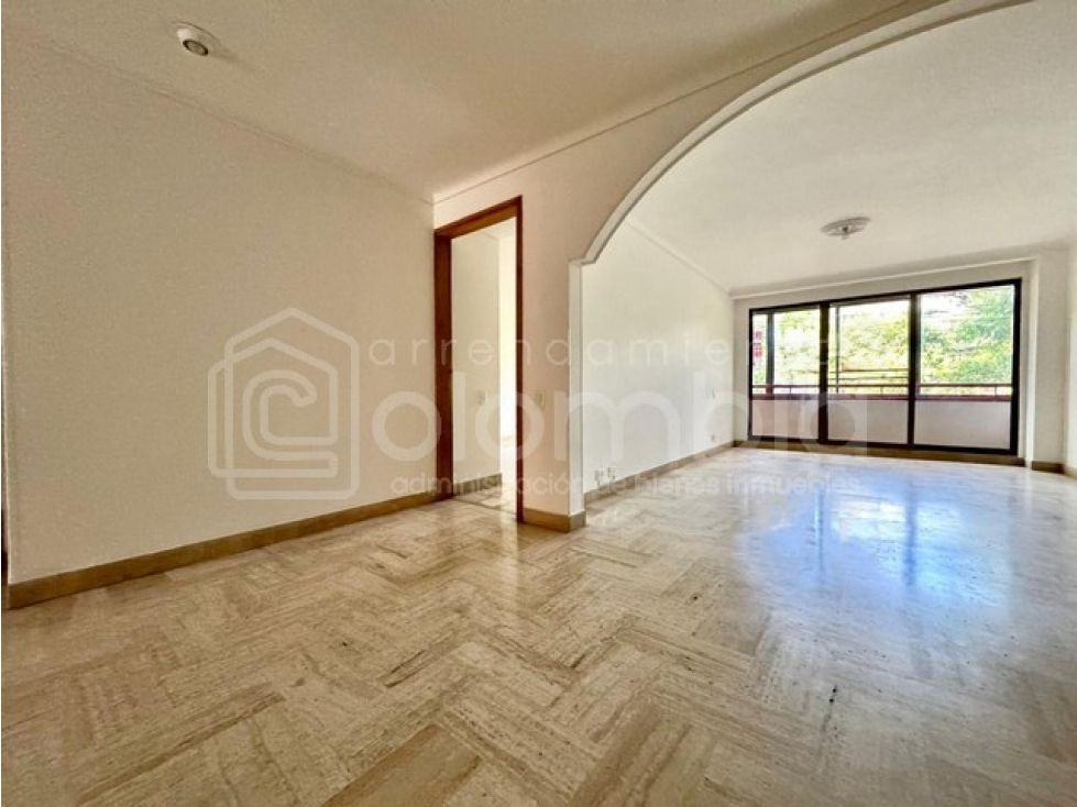 Apartamento en arriendo Antioquia Medellín Laureles 210 m2 Habitaciones 4 Baños 3 Garajes 1 Precio $4000000