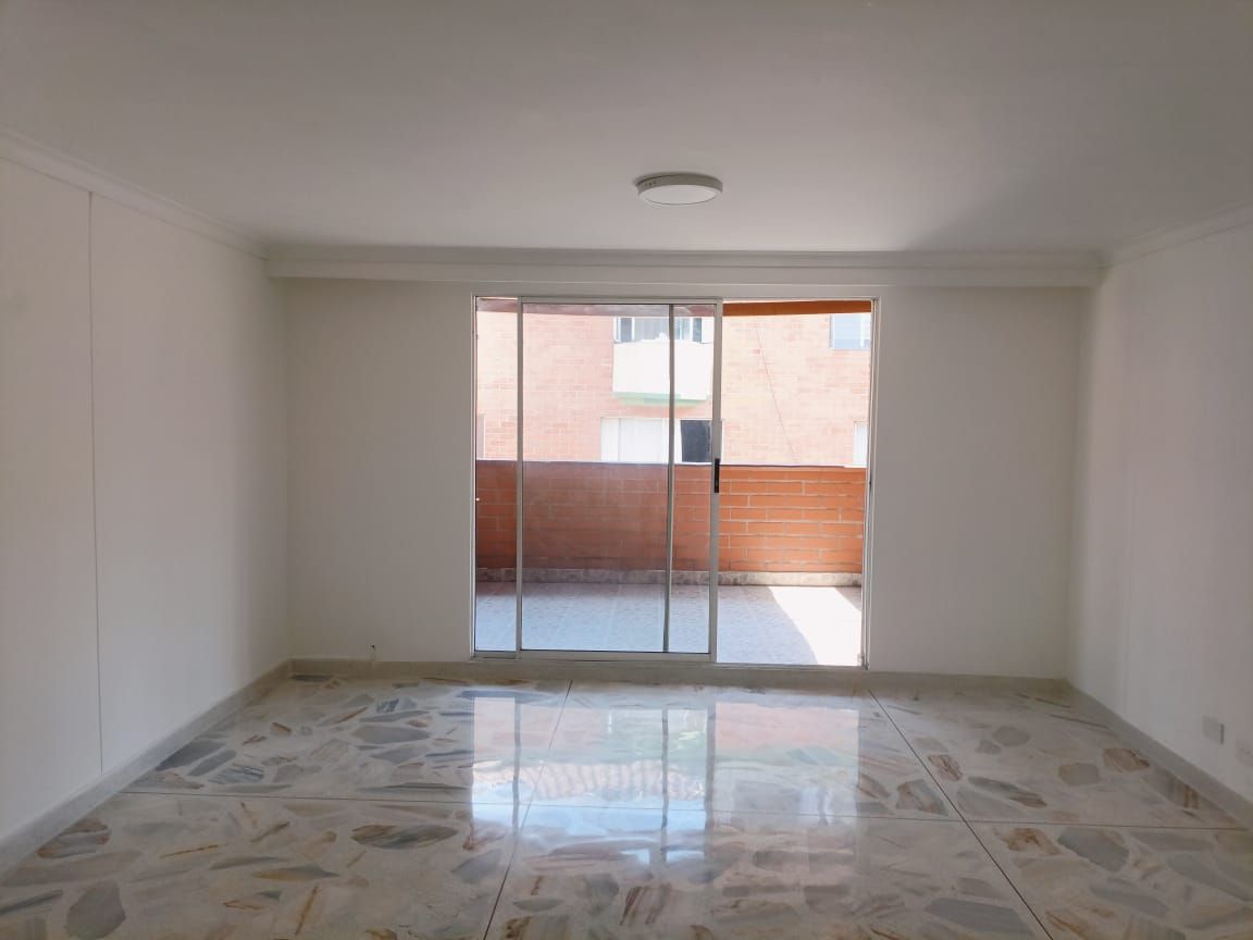 Casa en arriendo Antioquia Medellín La Mota 125 m2 Habitaciones 4 Baños 4 Garajes 2 Precio $3750000