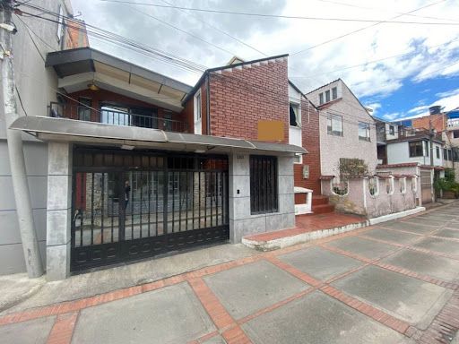 Casa en venta Cundinamarca Bogotá Timiza A 170 m2 Habitaciones 3 Baños 1 Garajes 2 Precio $475000000