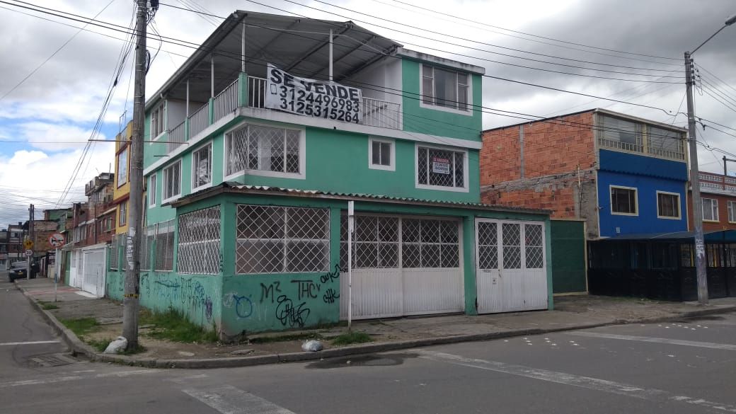 Casa en arriendo Cundinamarca Bogotá Internacional 250 m2 Habitaciones 5 Baños 4 Garajes 1 Precio $3300000