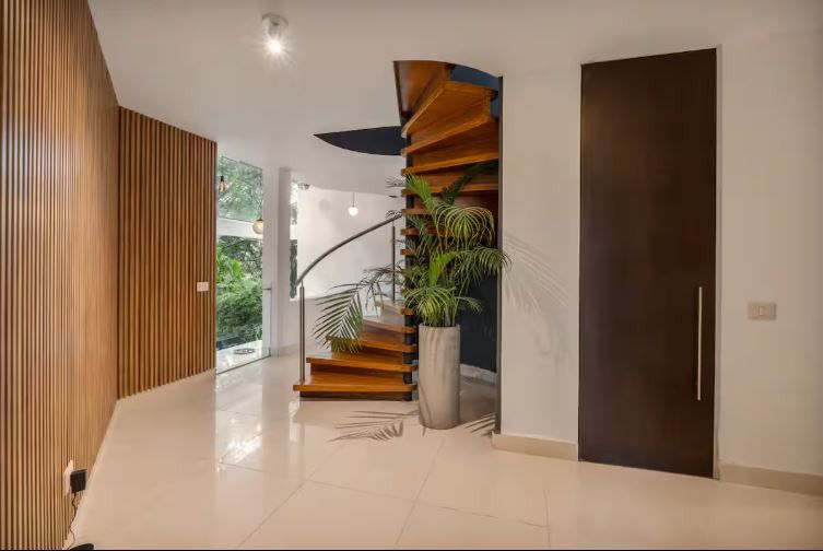 Casa en venta Antioquia Medellín La Esperanza No2 300 m2 Habitaciones 5 Baños 5 Garajes 3 Precio $2500000000