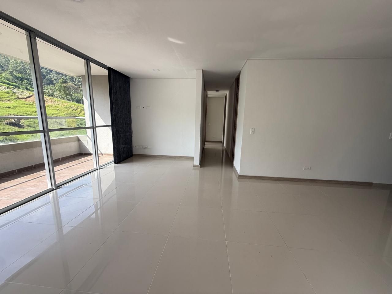 Apartamento en arriendo o venta Antioquia Envigado El Chinguí 94 m2 Habitaciones 3 Baños 2 Garajes 2 Precio venta $798000000 Precio arriendo $4500000