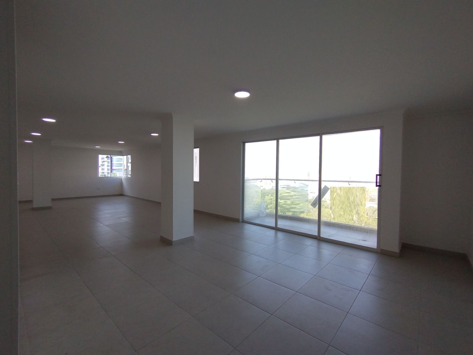Apartamento en arriendo Atlántico Barranquilla Ciudad Jardin 208 m2 Habitaciones 3 Baños 3 Garajes 1 Precio $3500000