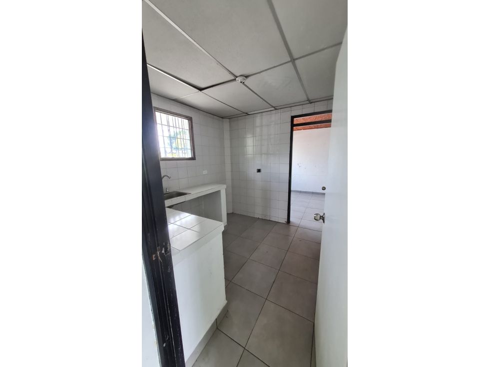 Casa en venta Risaralda Pereira Sector 30 De Agosto Ii Etapa 400 m2 Habitaciones 4 Baños 2 Garajes 1 Precio $800000000