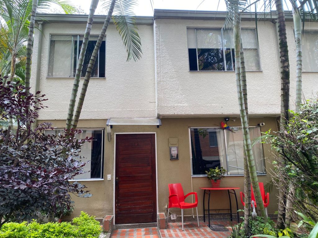 Casa en venta Antioquia Medellín Calasanz Parte Alta 83 m2 Habitaciones 3 Baños 2 Garajes 1 Precio $530000000