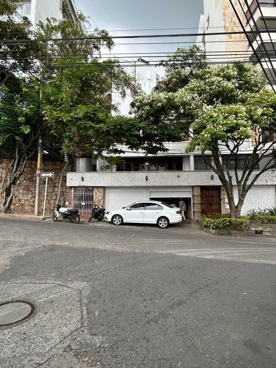 Casa en arriendo Valle Del Cauca Cali Granada 220 m2 Habitaciones 3 Baños 3 Garajes 0 Precio $3500000