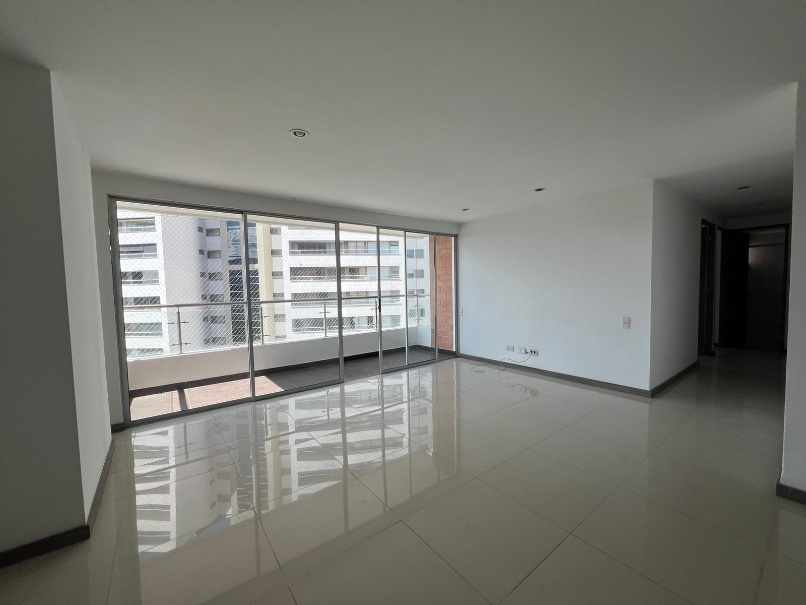 Apartamento en venta Antioquia Envigado El Esmeraldal 111 m2 Habitaciones 3 Baños 2 Garajes 1 Precio $802000000
