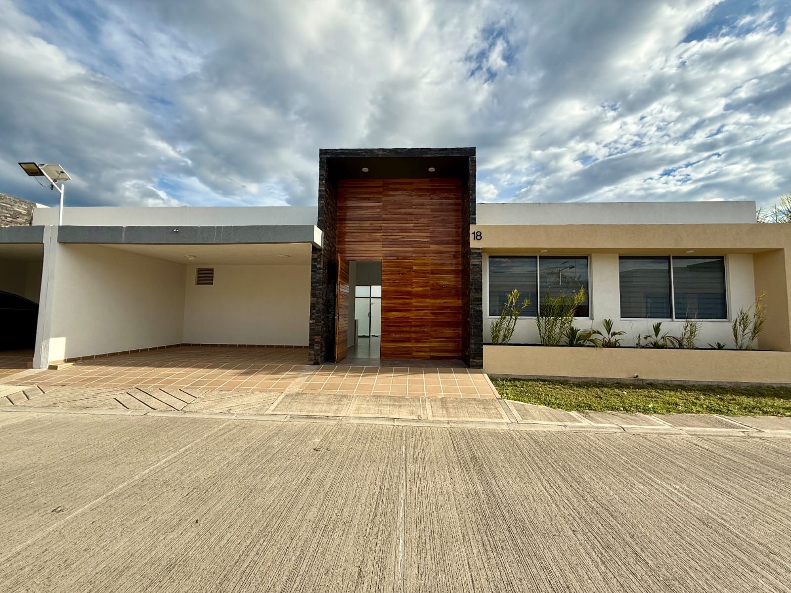 Casa en venta Huila Neiva Loma Linda 177 m2 Habitaciones 3 Baños 4 Garajes 2 Precio $730000000