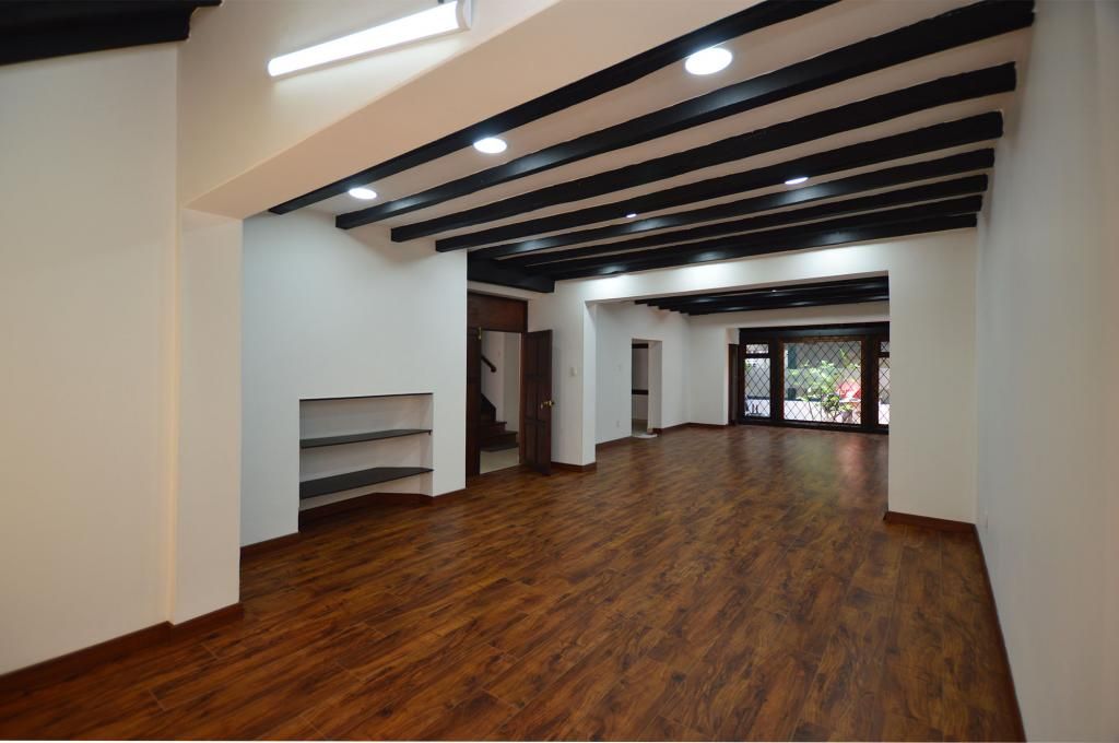 Casa en arriendo Cundinamarca Bogotá Quinta Camacho 680 m2 Habitaciones 12 Baños 6 Garajes 8 Precio $21500000